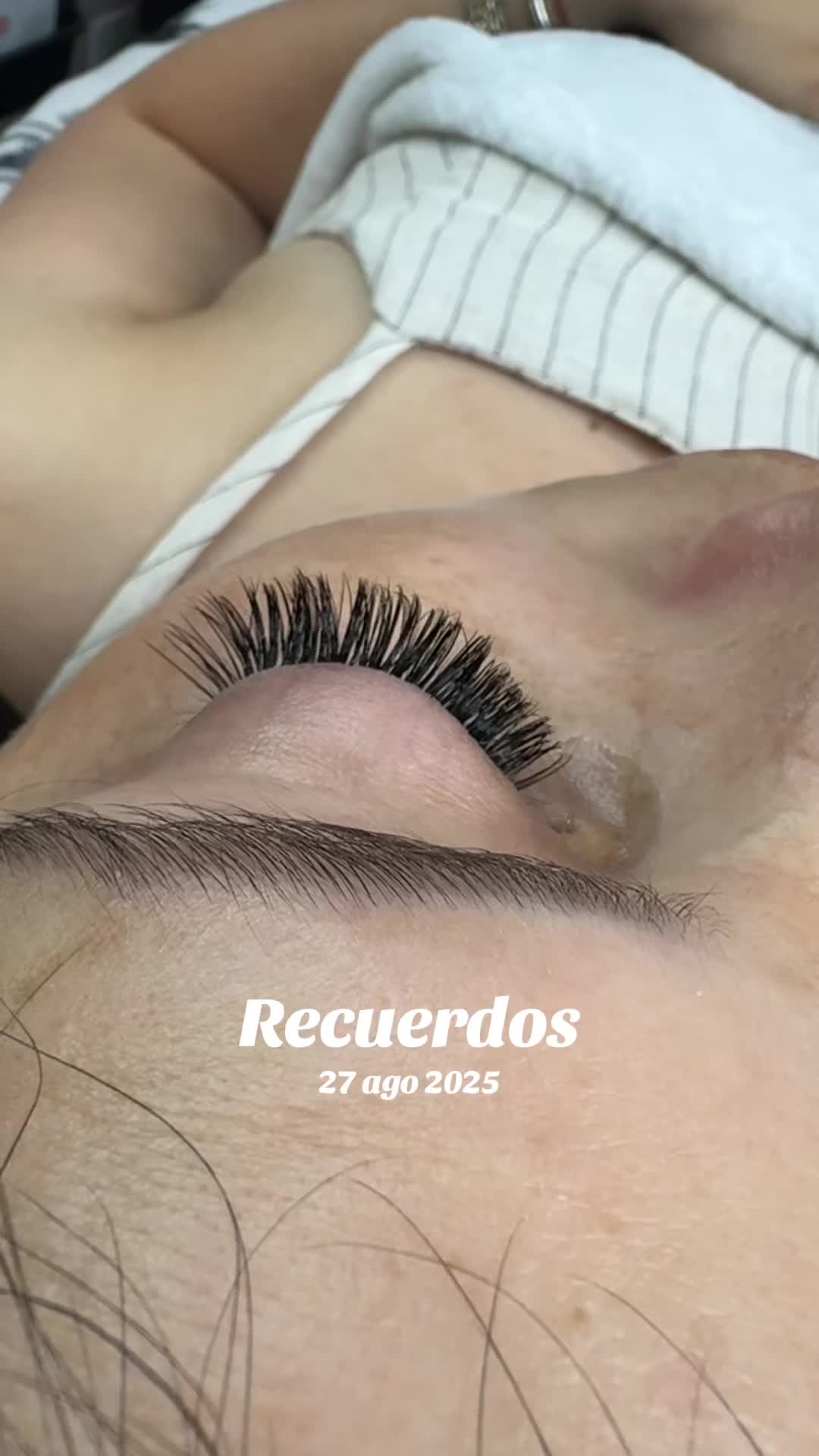 @Yenynailsbeauty