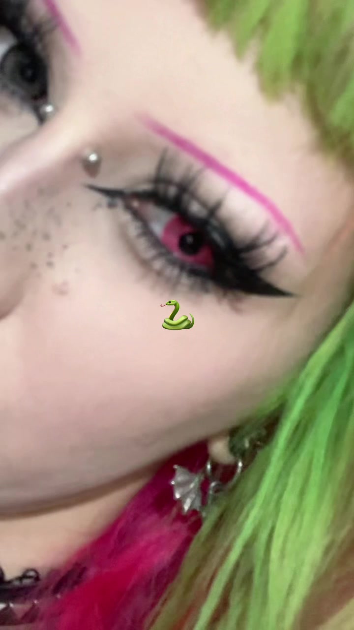 @☣︎