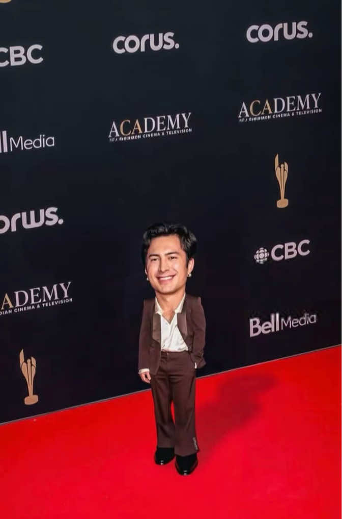 @lala loo 𝜗𝜚
