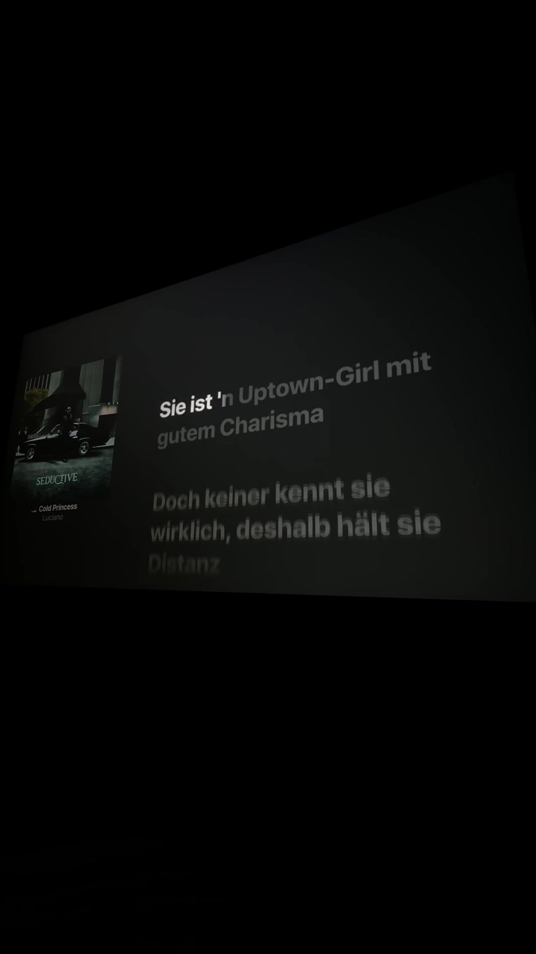 @🎧