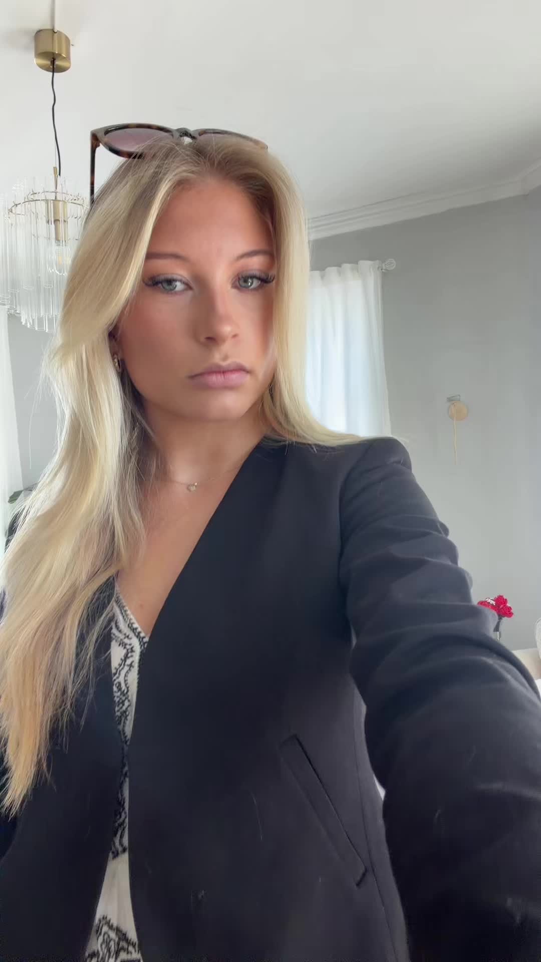 @JULIE KIRKERUD🥂