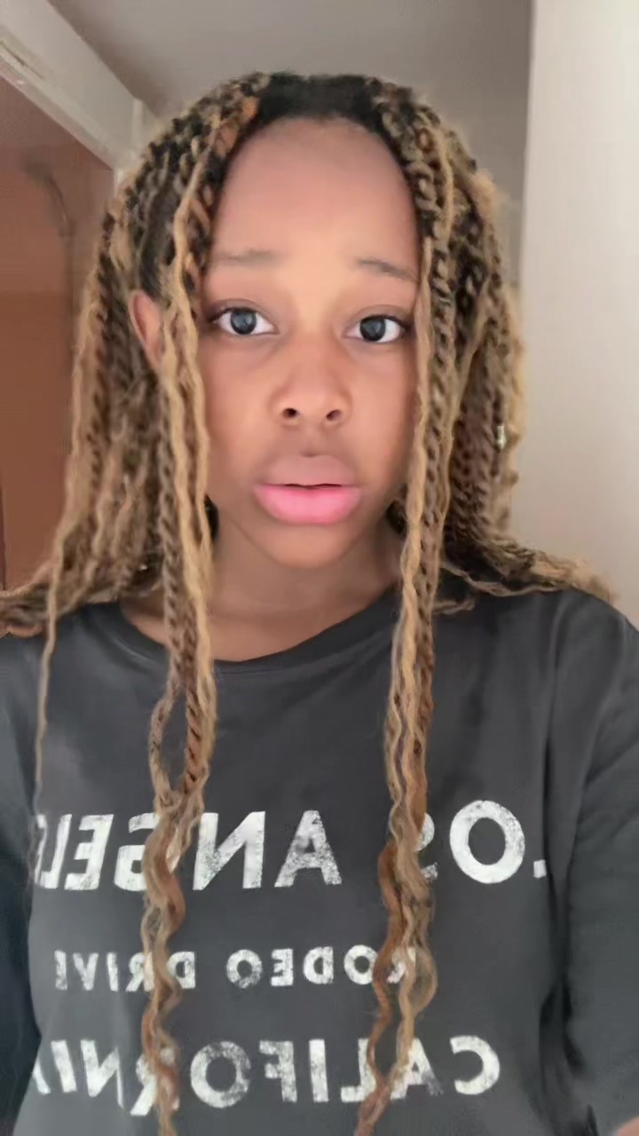 @😼