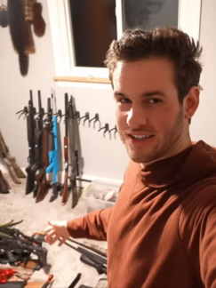 @Erictroooooo