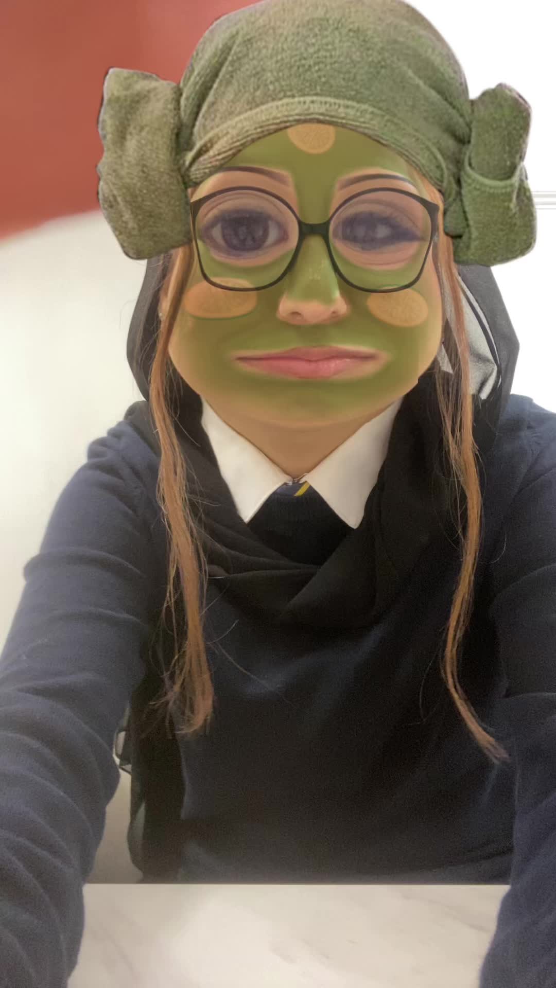 @Khadijathescientist