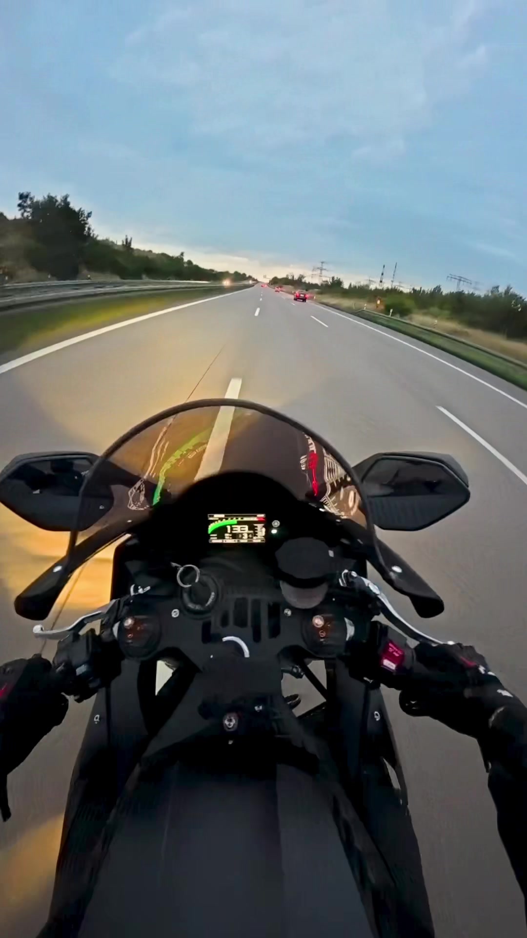 @MotoPeer
