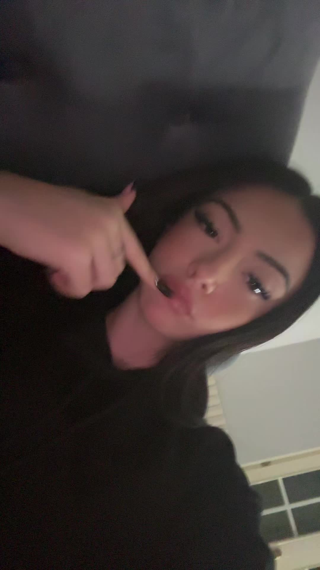 @lari📲