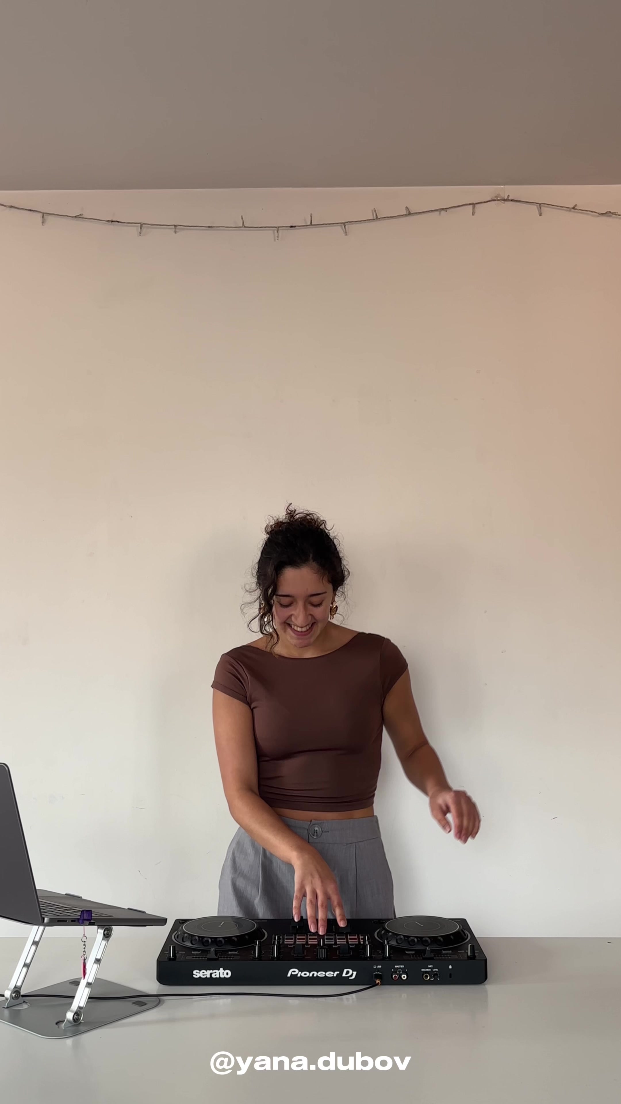 @YANA