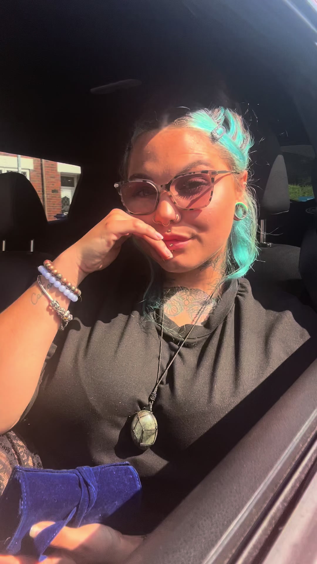 @𝐿𝒾𝒻𝑒𝒲𝒾𝓉𝒽𝐿𝒾𝓁𝓁𝓎𝓍𝑜