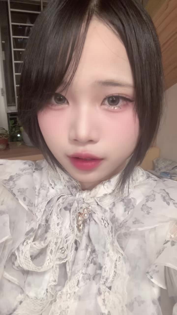 @玥