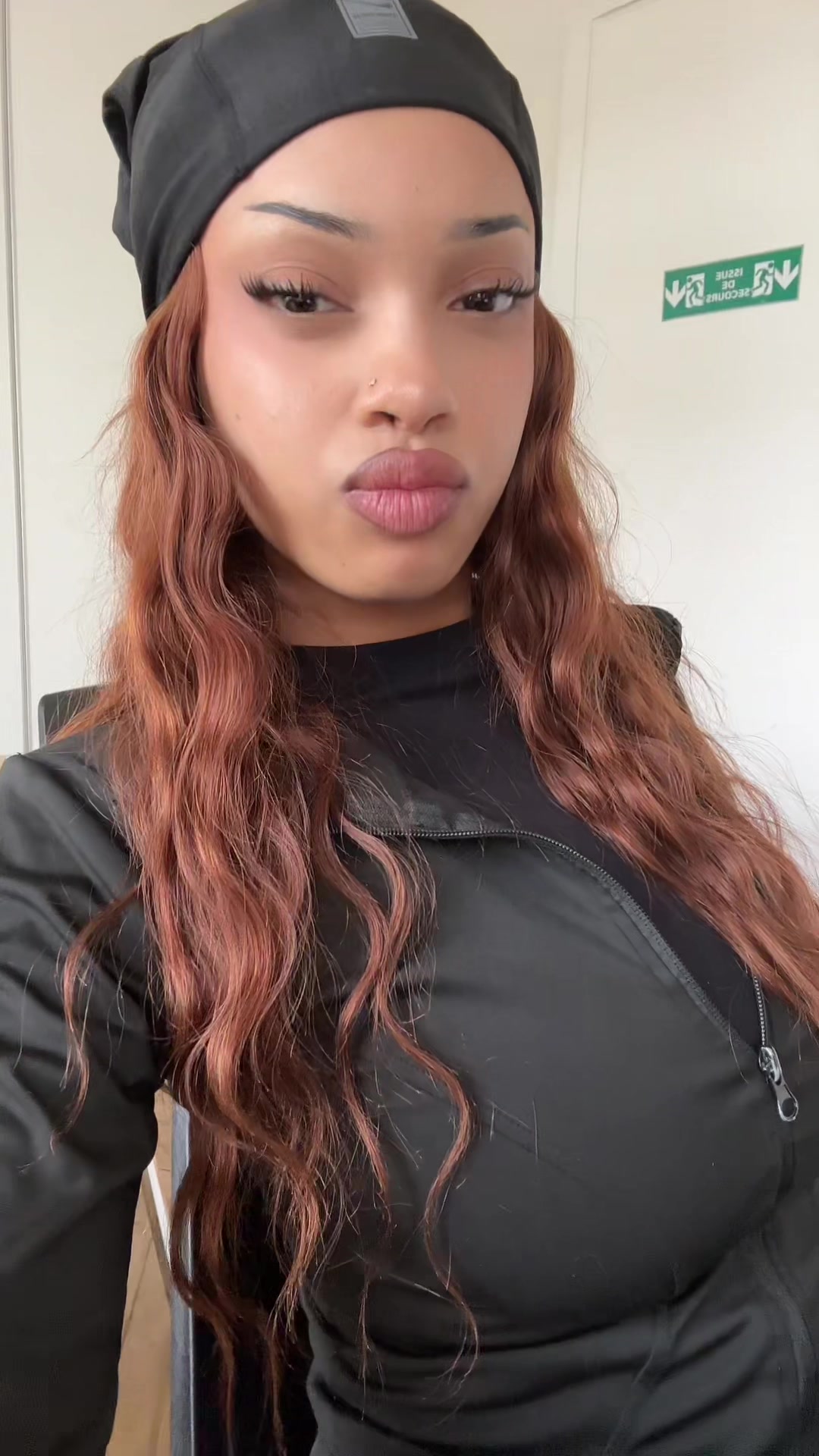 @A&iuml;cha.akss