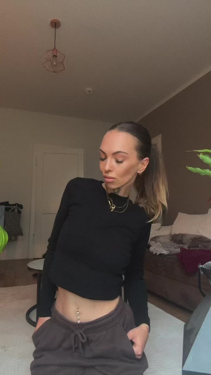 @N E T T I 🦋