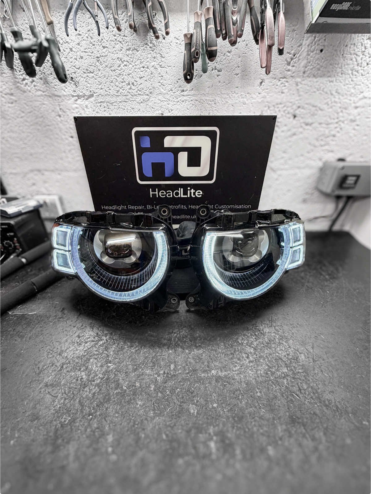 @HeadLite.UK