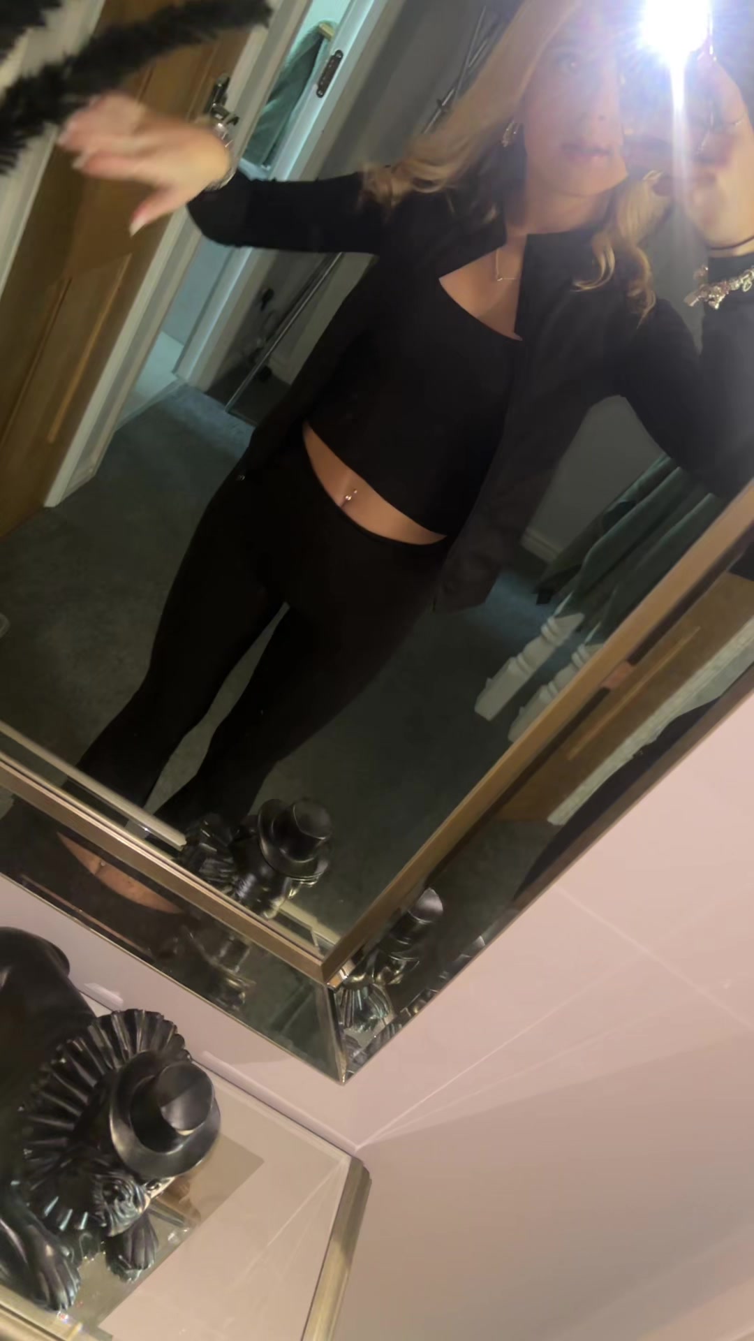 @𝐜𝐚𝐫𝐥𝐚𝐡𝐨𝐥𝐦𝐞𝐬𝐱