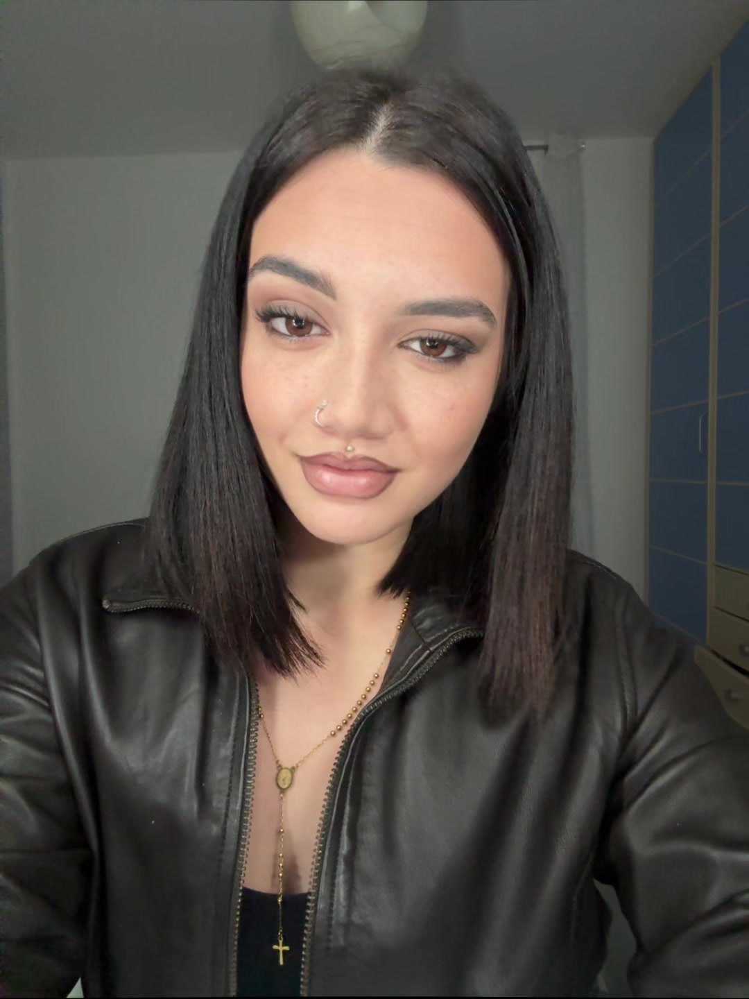 @vi
