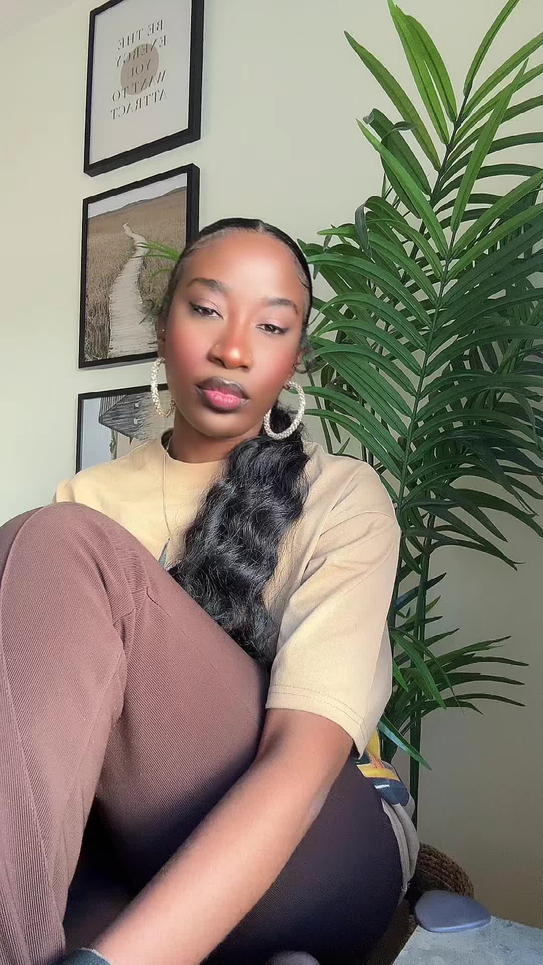 @Lolah_CheckWithJuliet💰