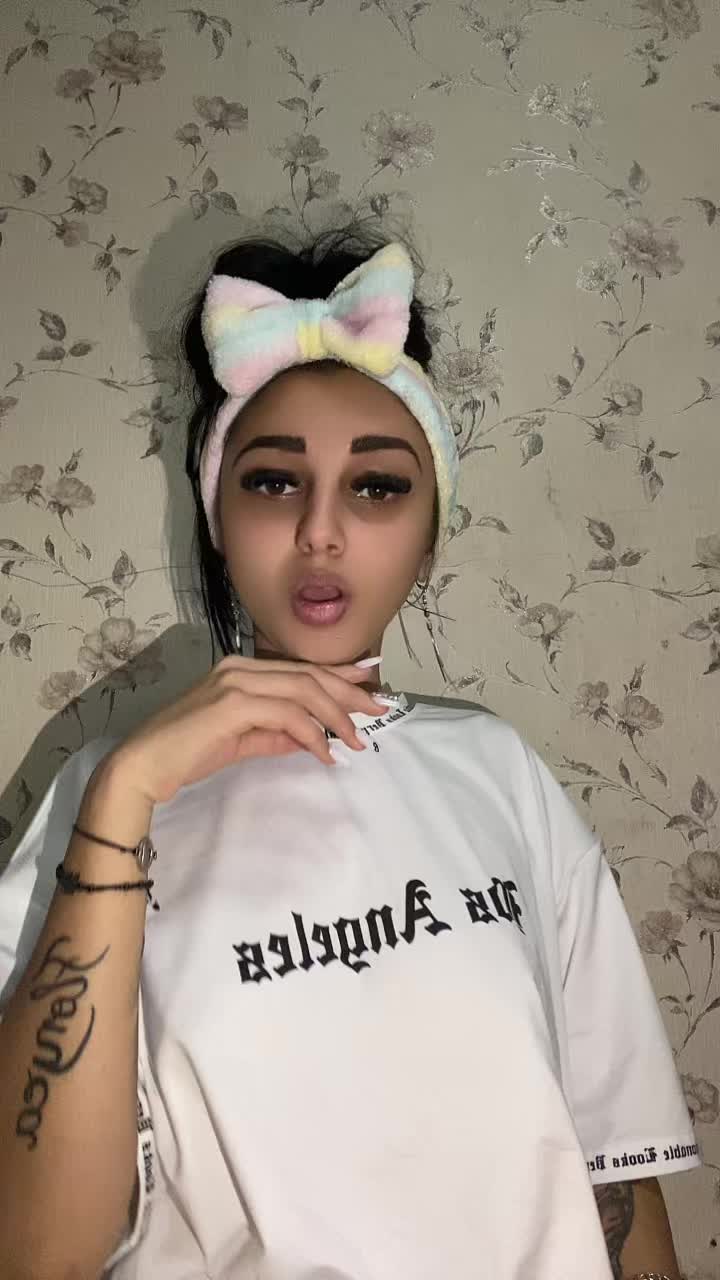 @Elenashalessio