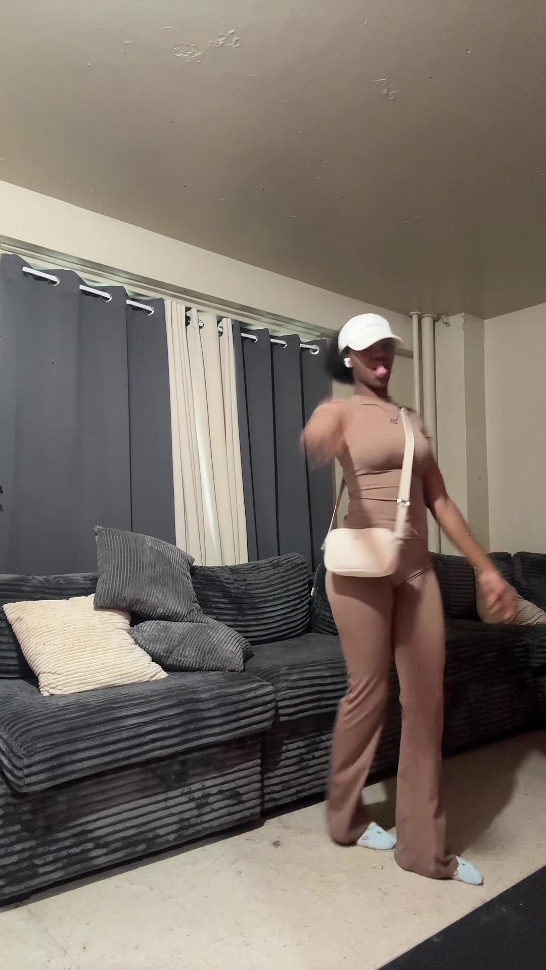 @Akaylaaa