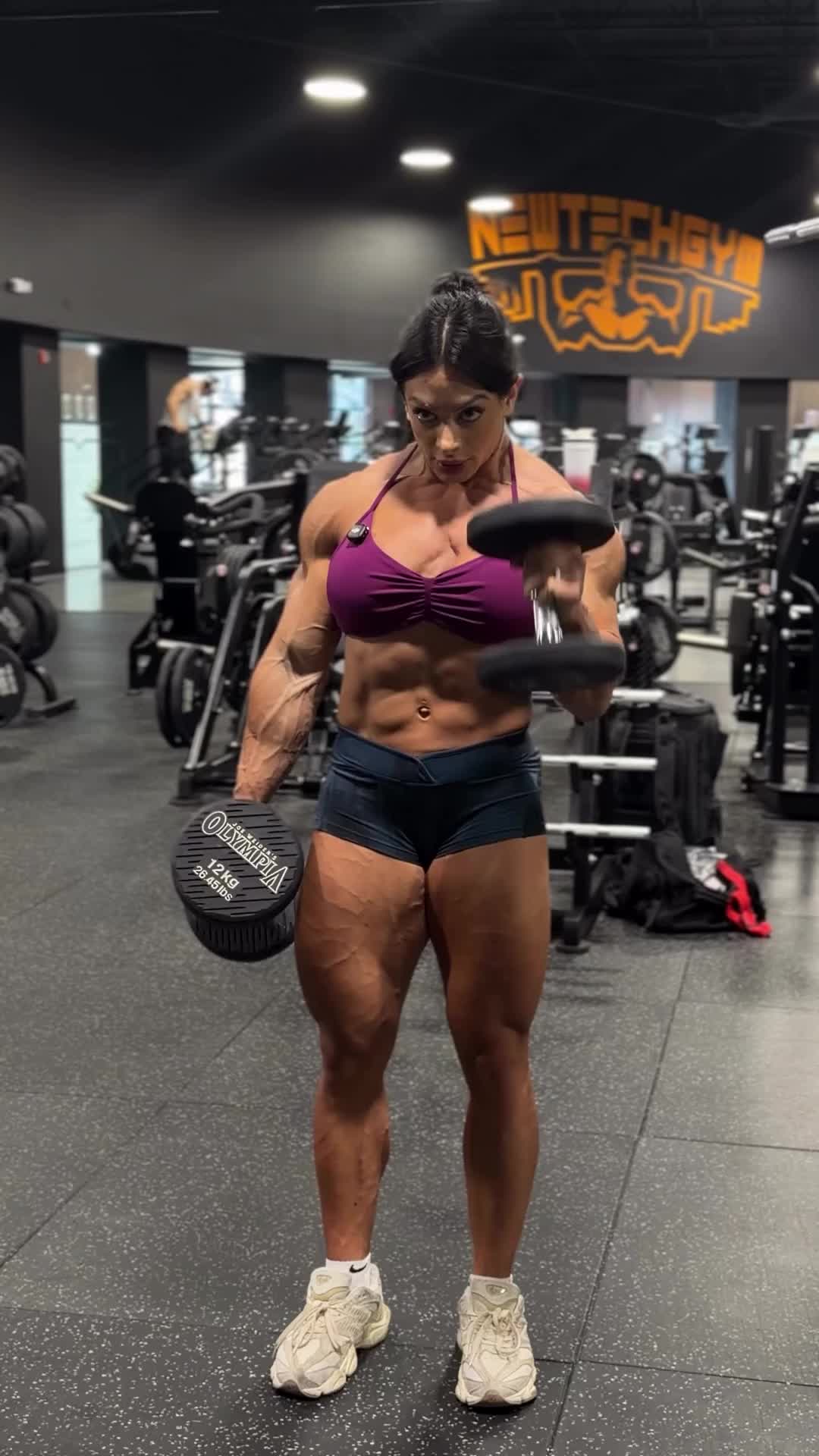 @musclegirls