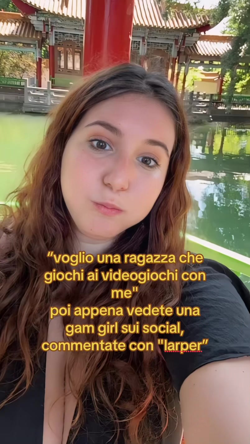@MissAcidDoll