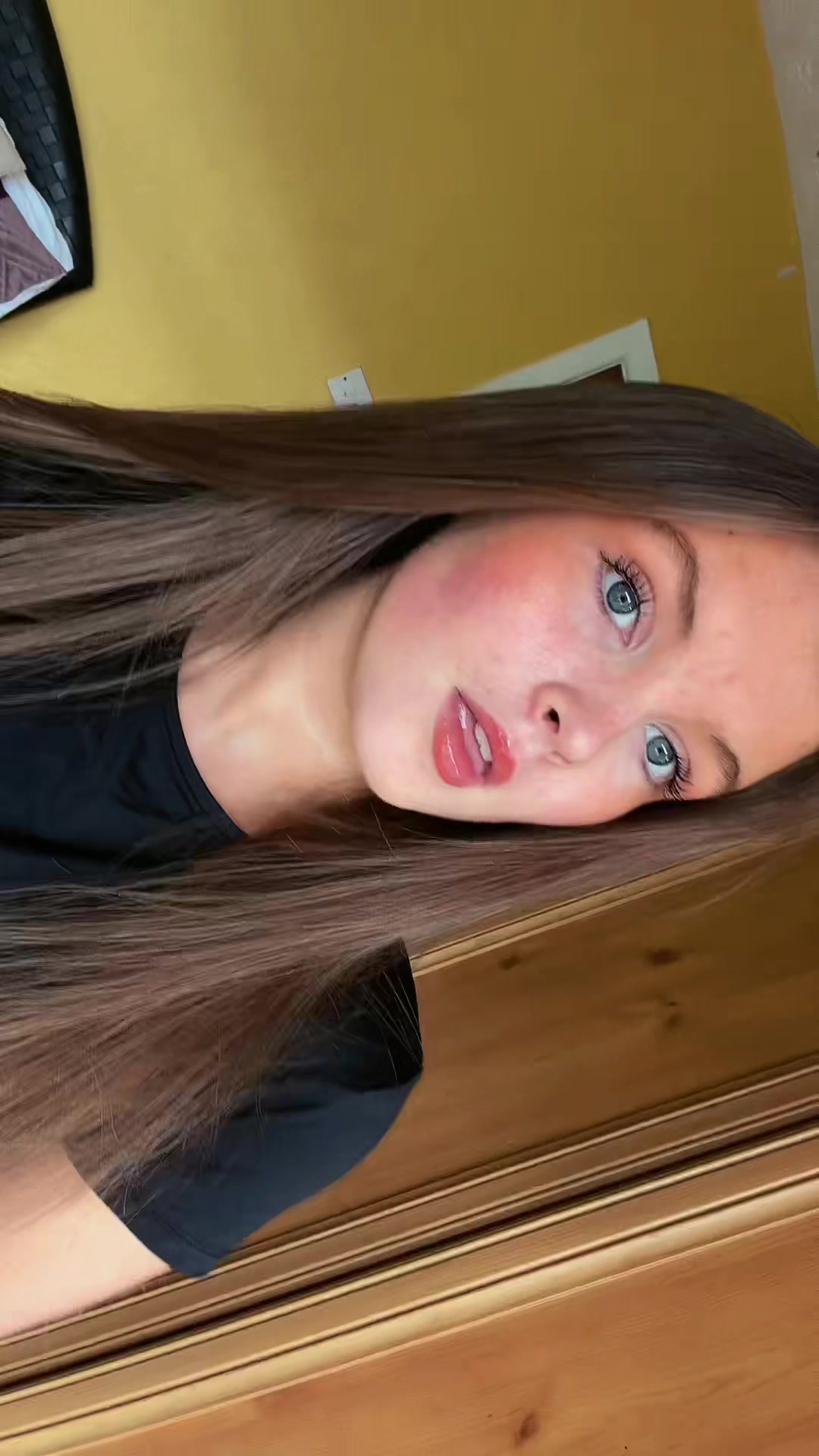 @orla n&iacute; dhu&iacute;ne 🤍🌼