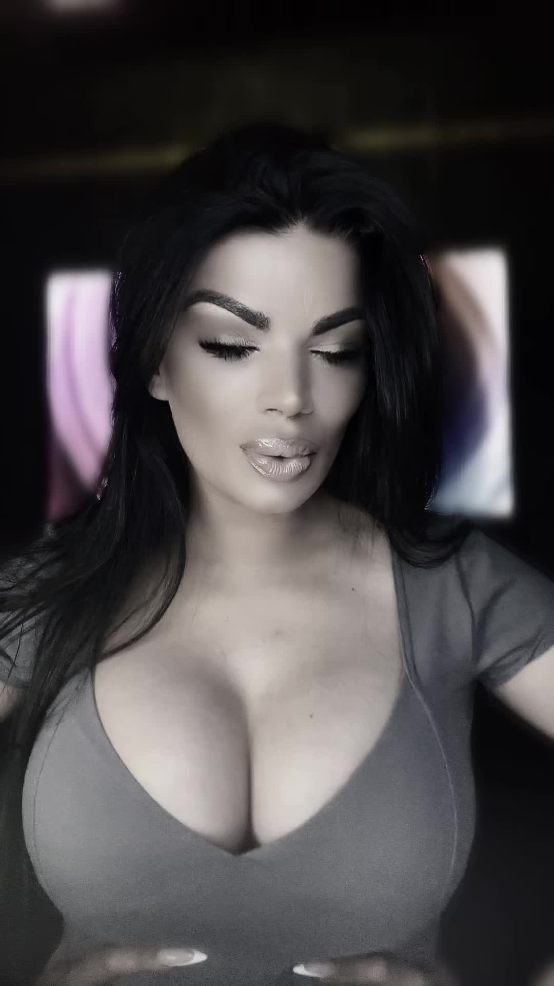 @BambinaHoney🐒