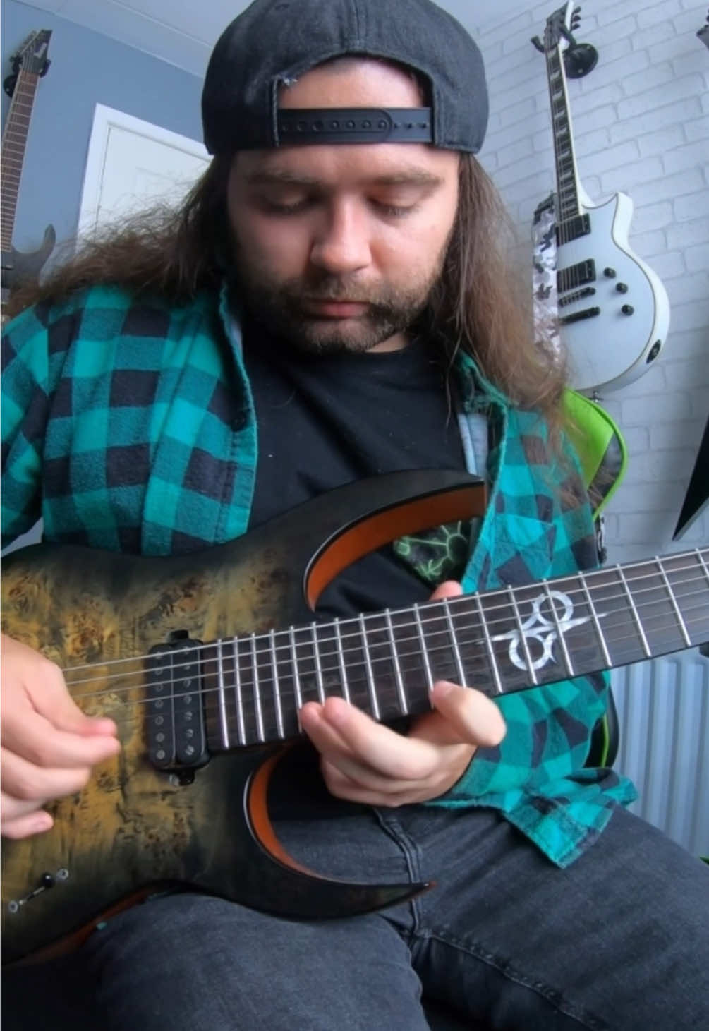 @adamsmith_guitarist