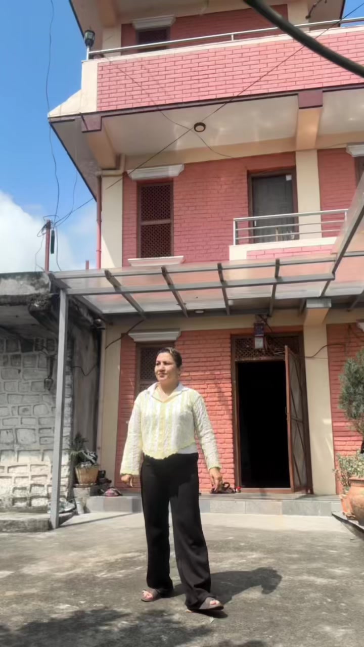 @अनुपा छेत्री