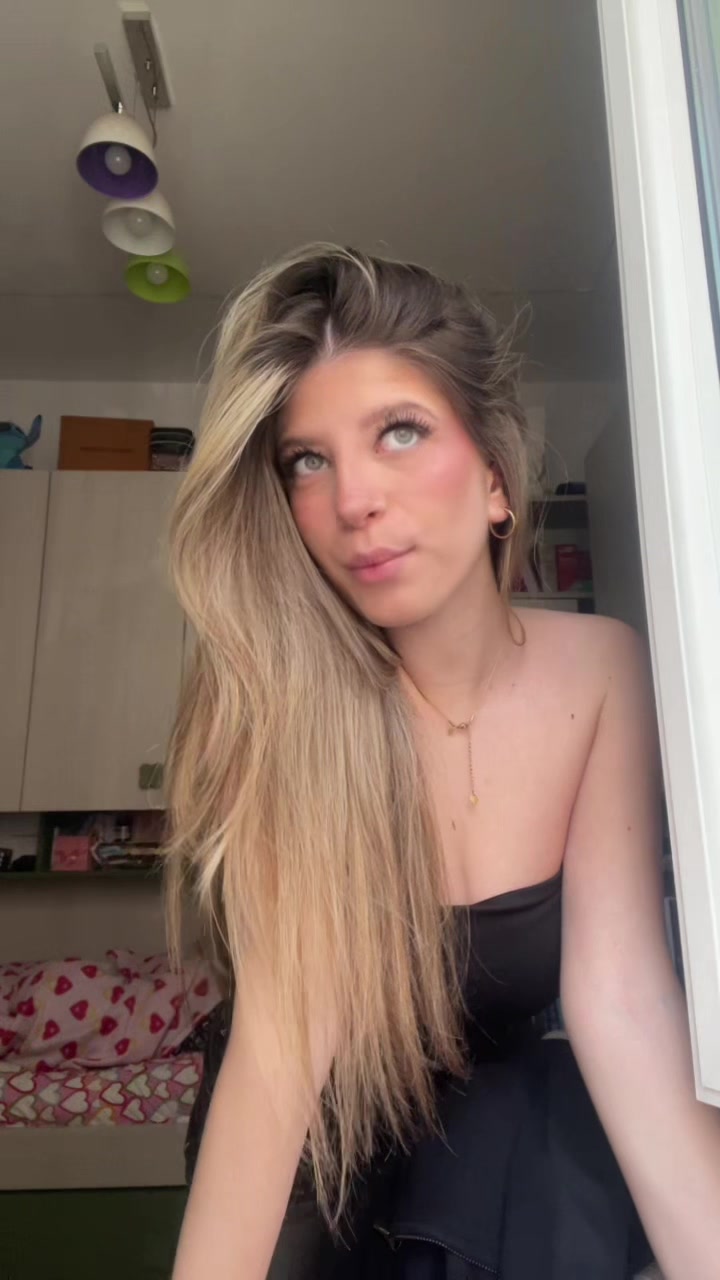 @violettaa