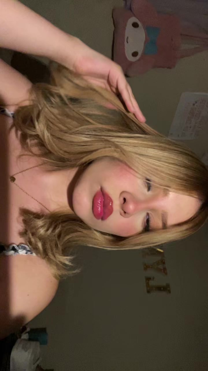 @iamlyndseyy