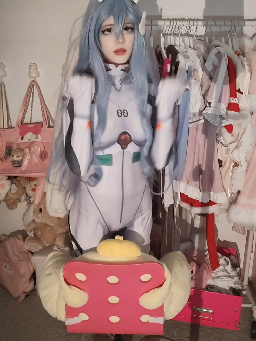 @:D