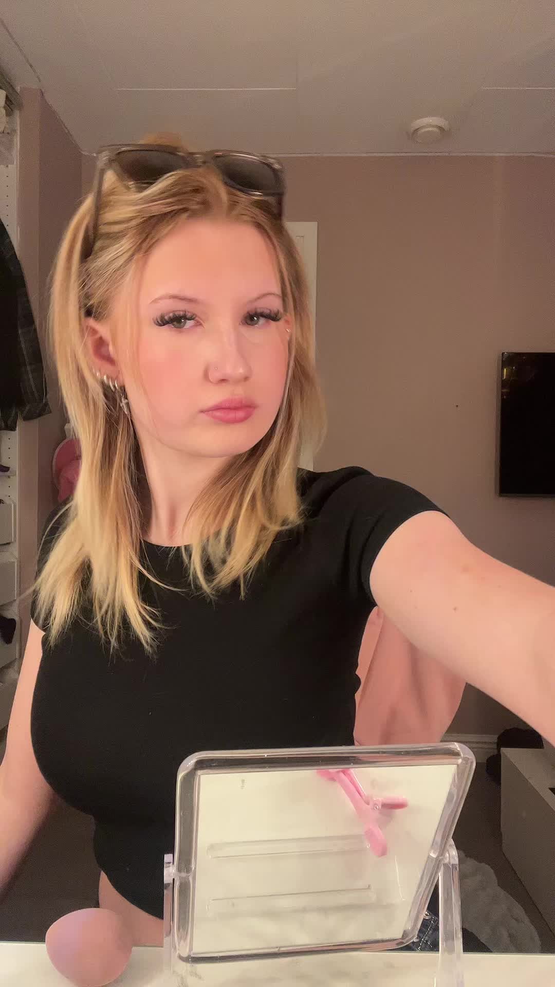 @️Troja Linder