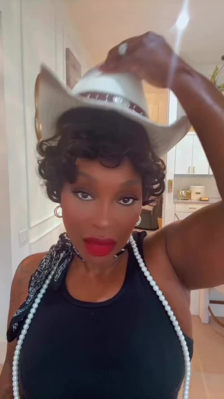 @ToodieBTheBrand