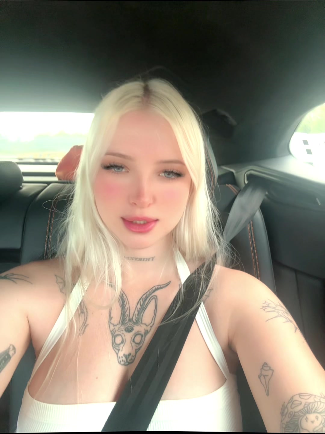 @Vikkzy