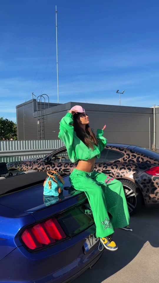 @iceeskies.com