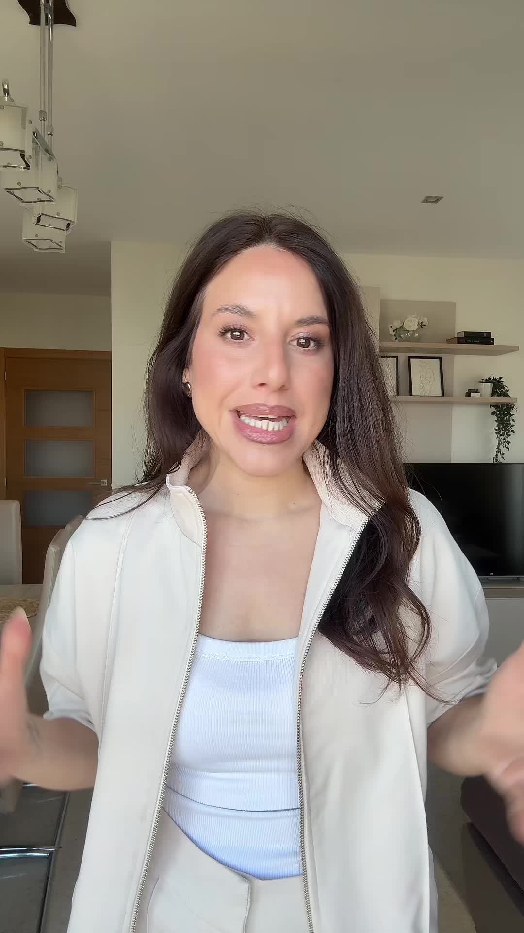 @laura_delapenya