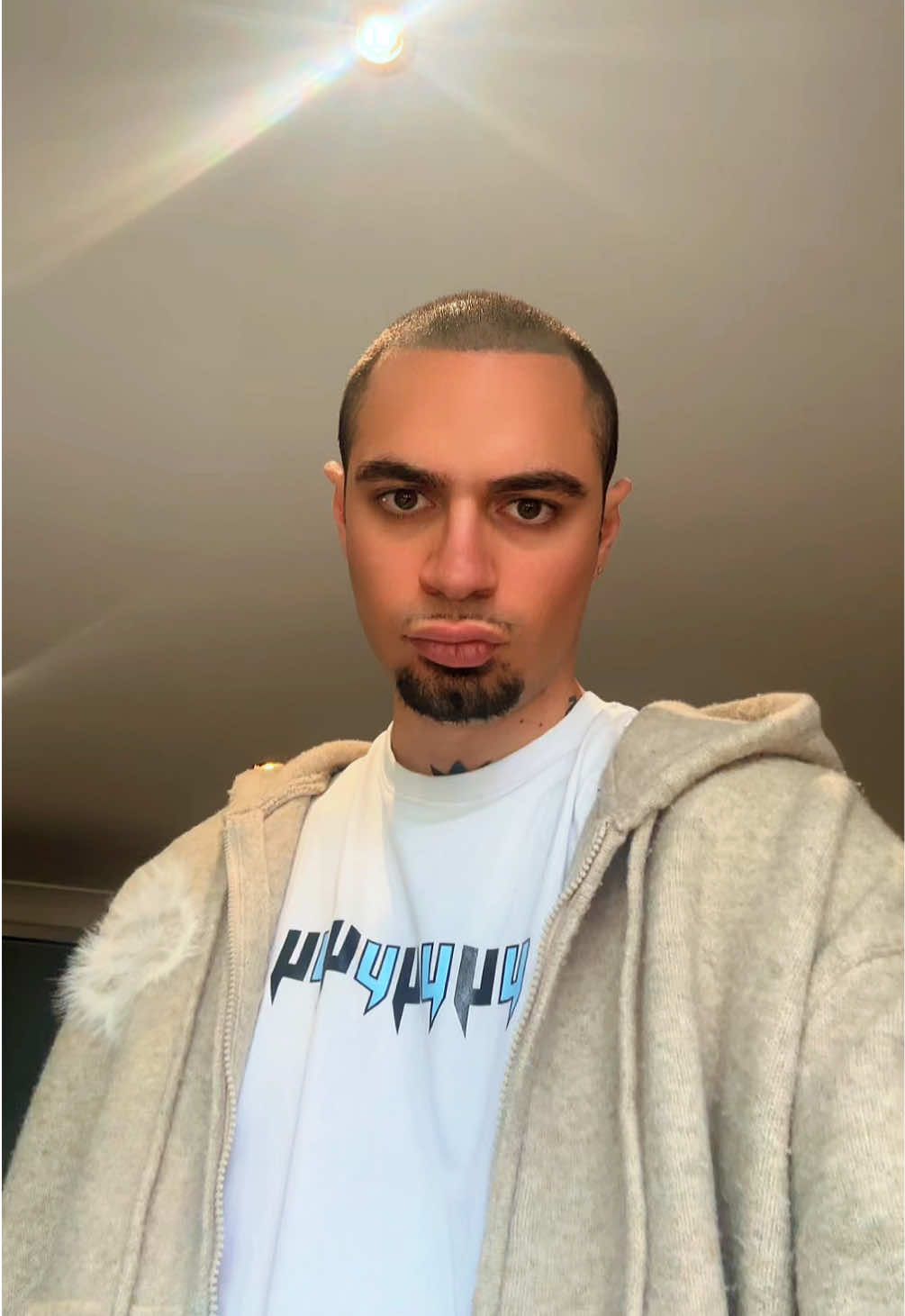 @andonisneo