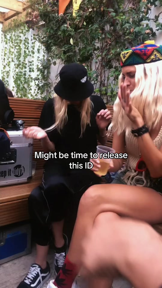 @eliandfur