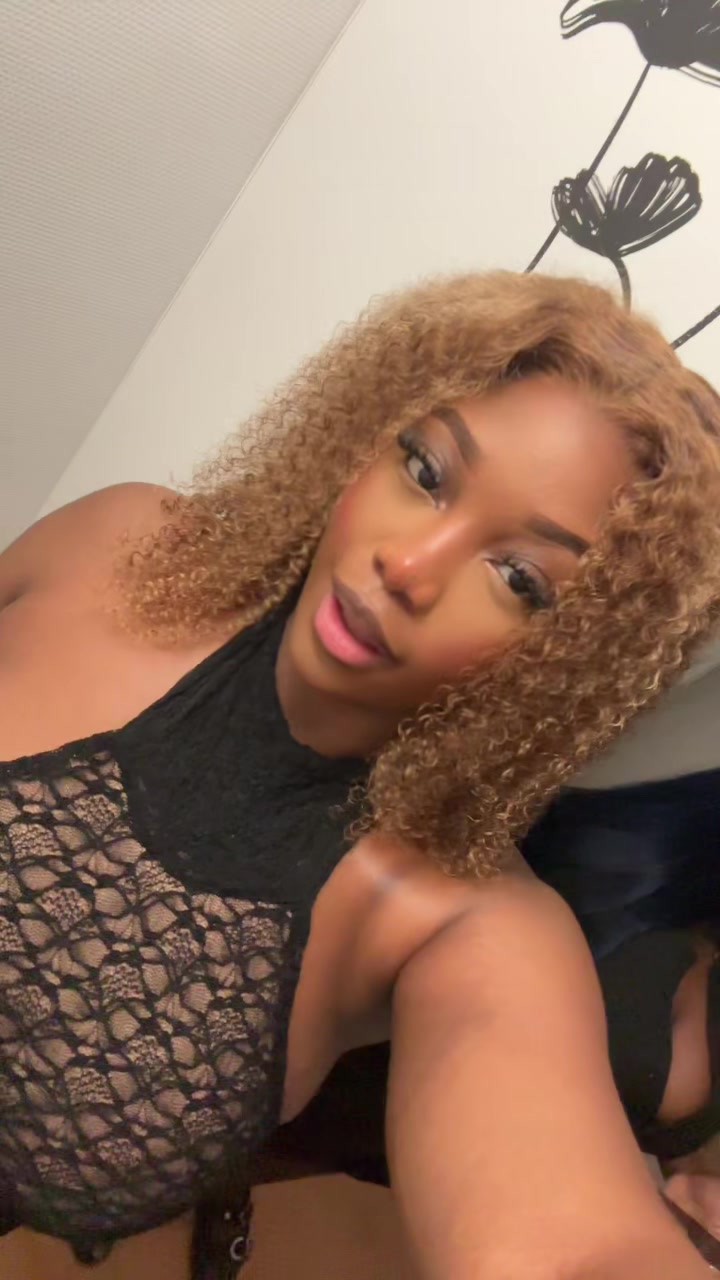 @𝐀𝐍𝐆𝐈💙🪽