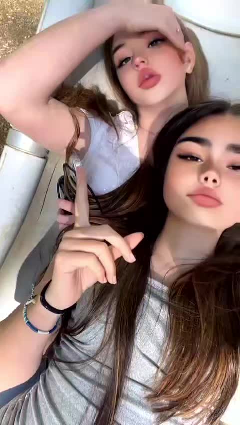 @𝐸'🤍
