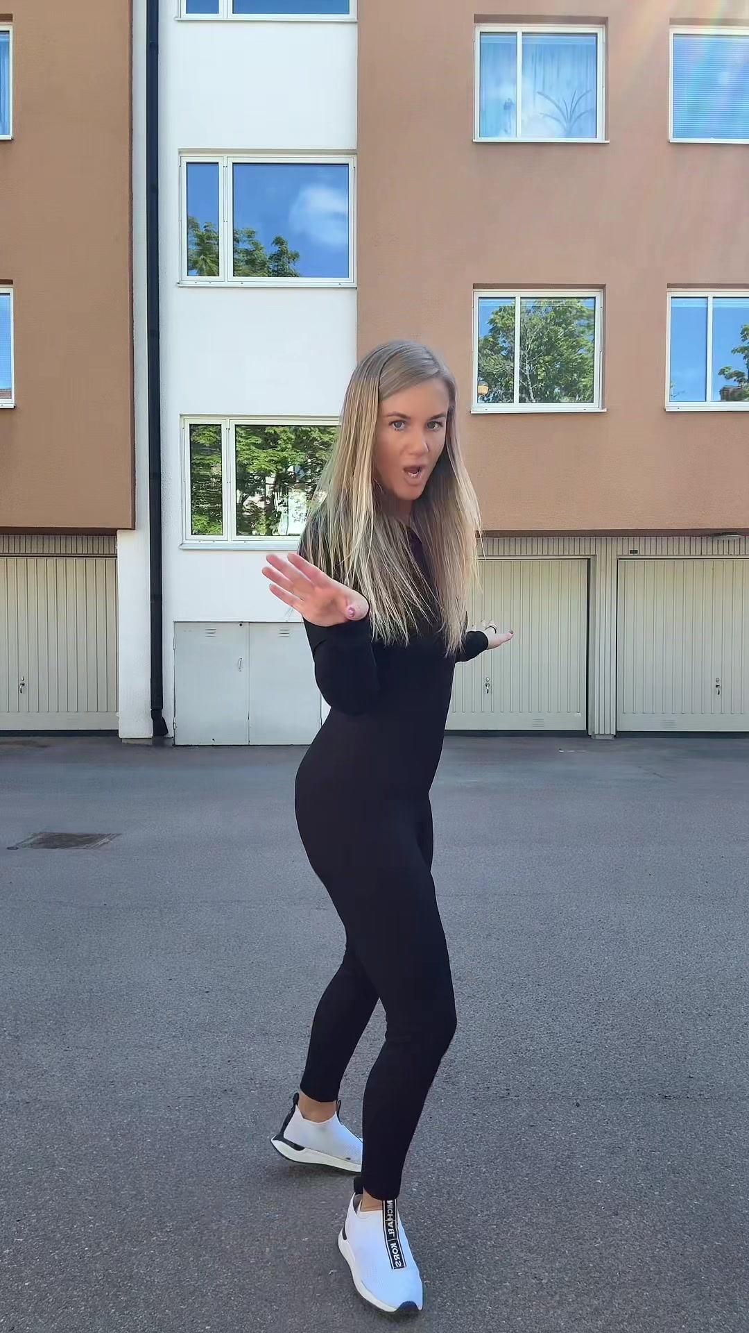 @MIAZ (Mia Emelia)
