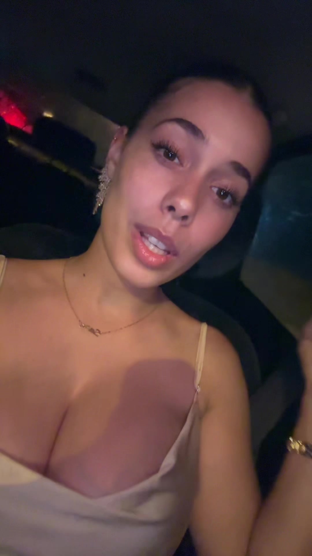 @Sarita Seara👩🏽&zwj;❤️&zwj;💋&zwj;👩🏽