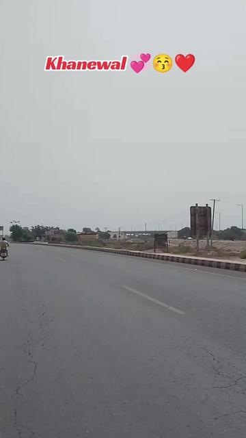 @Apna Khanewal " 👀👅