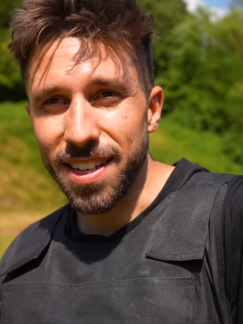 @Erictroooooo