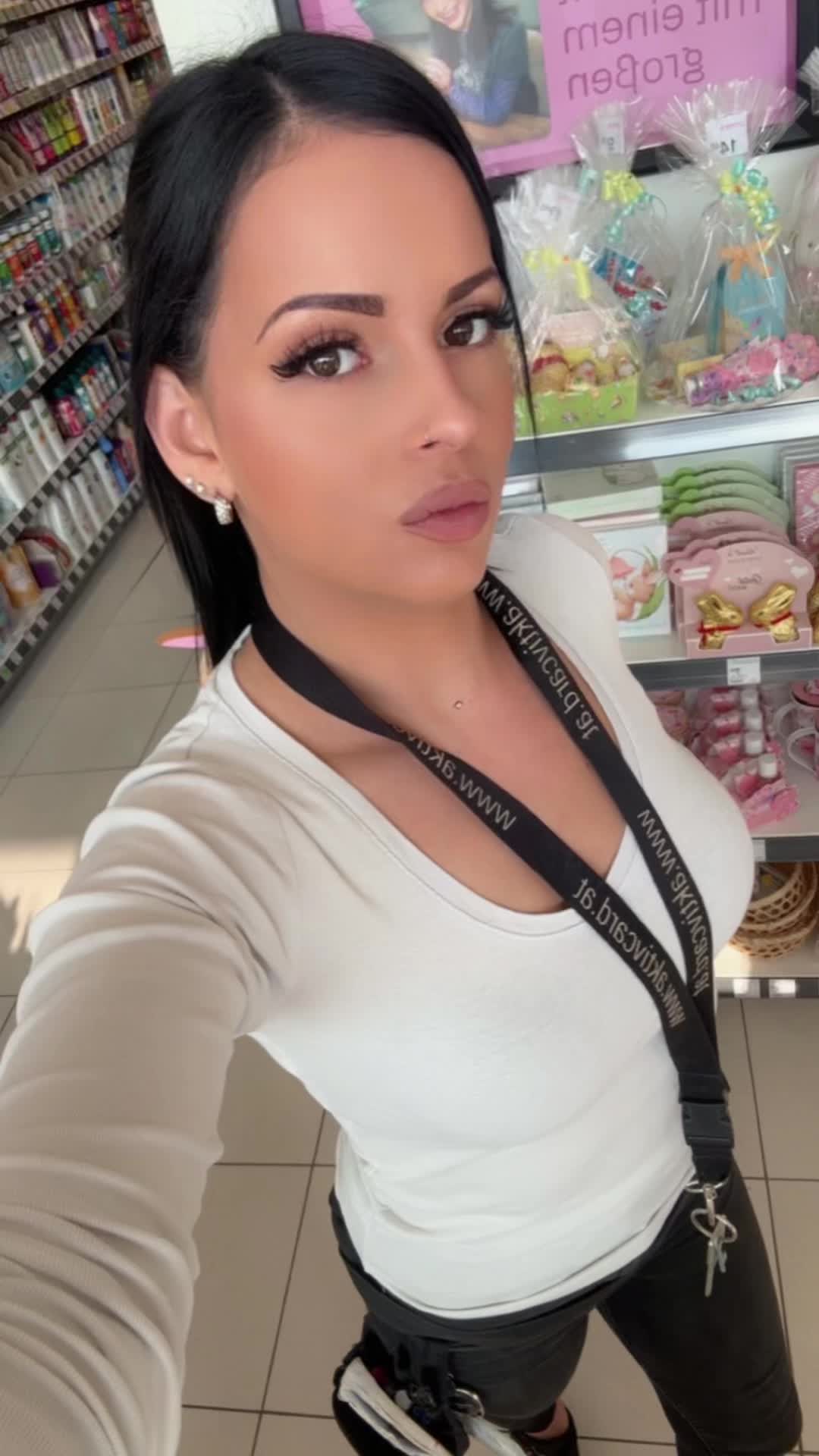 @Sabrina
