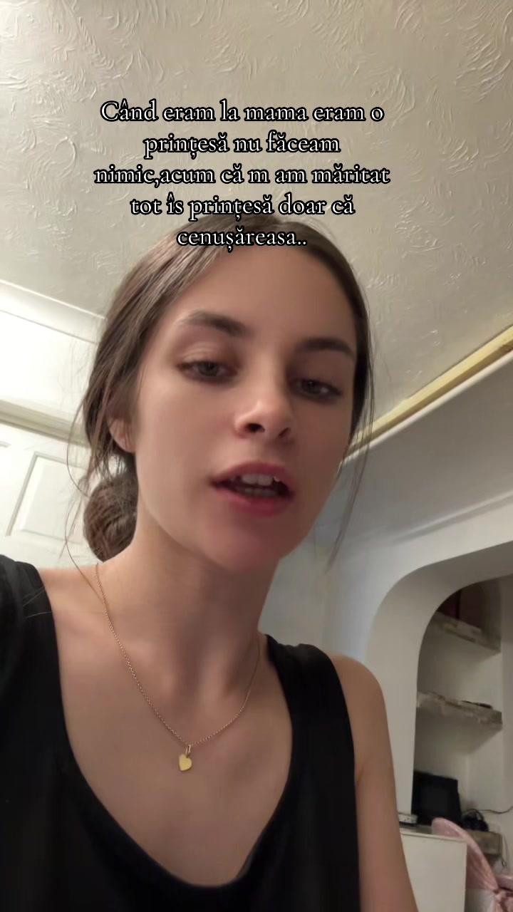 @EllaElena