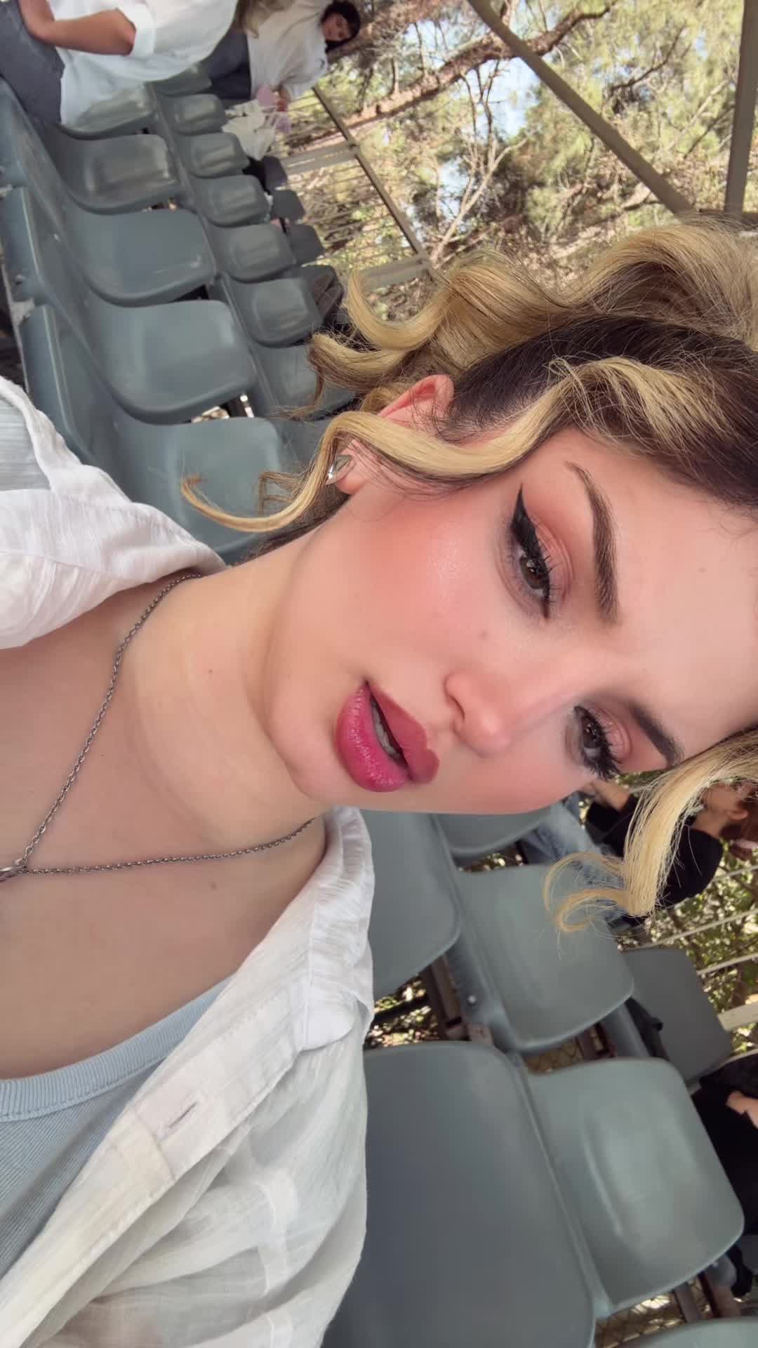 @Anahitaque