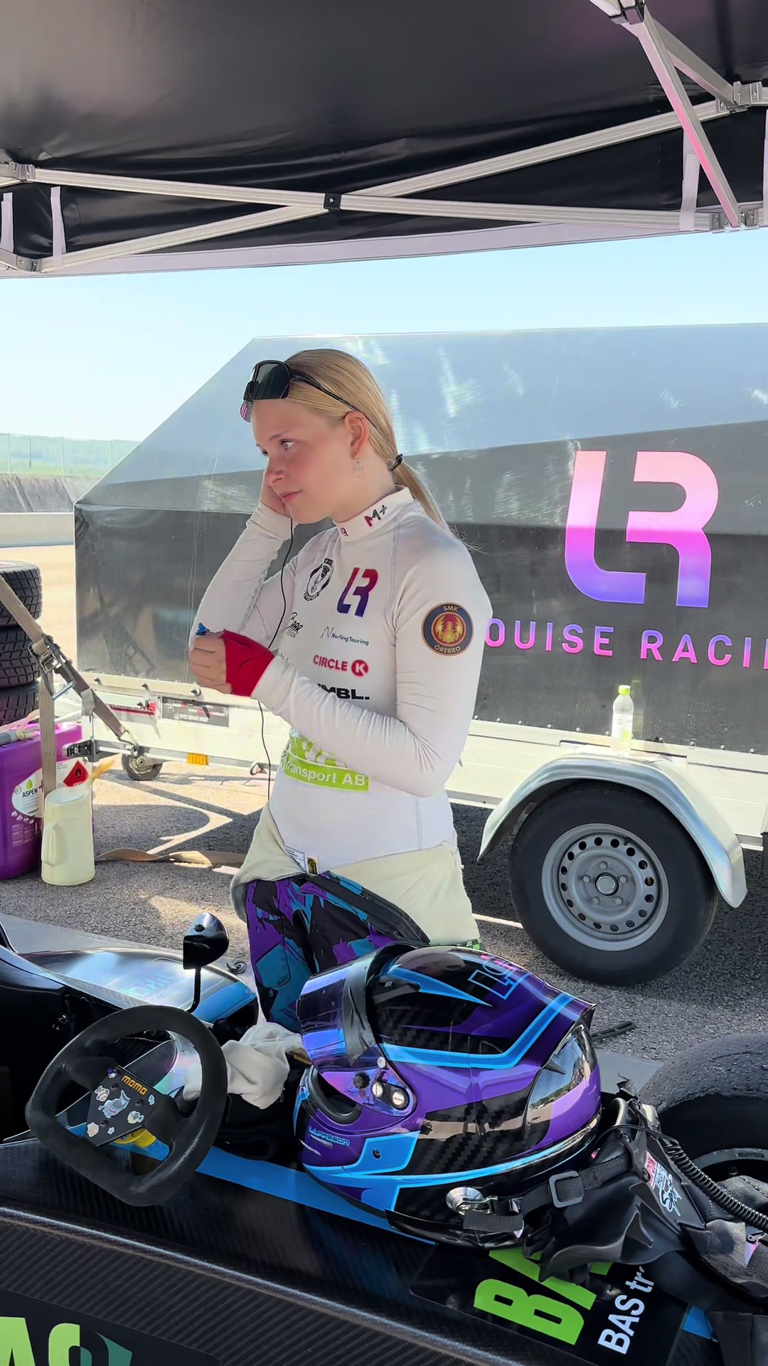 @👸🏼🏎️
