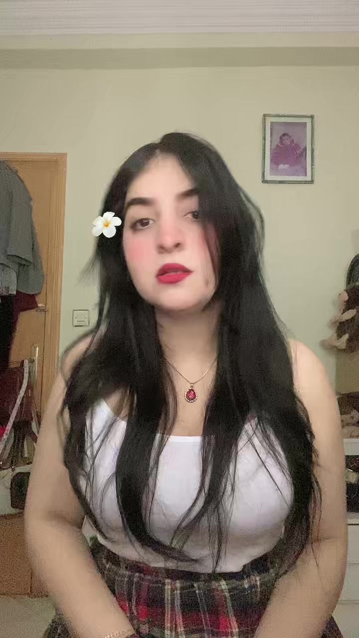 @oumniabetty1