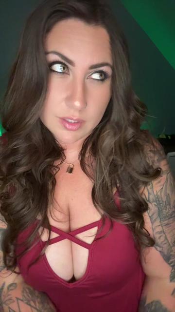 @Greeneyedmom23 (Erin)
