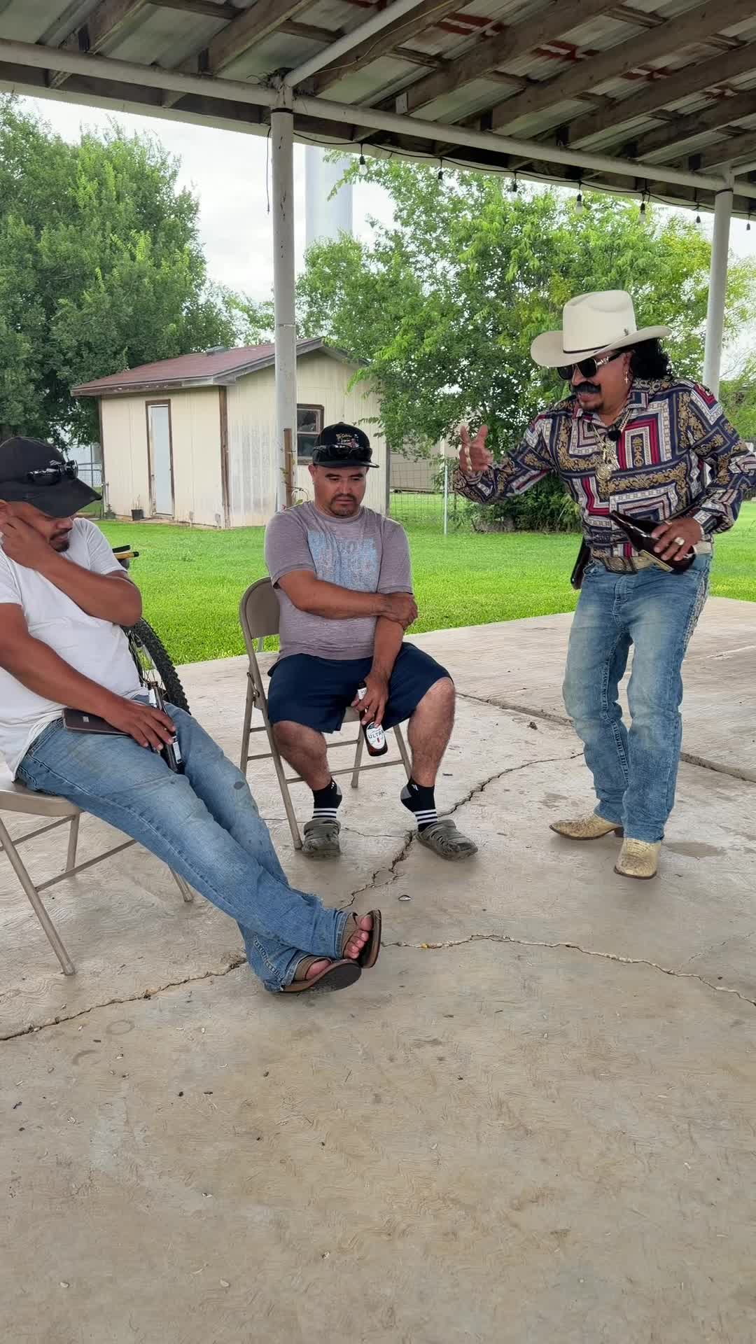 @T&iacute;o Chivalo